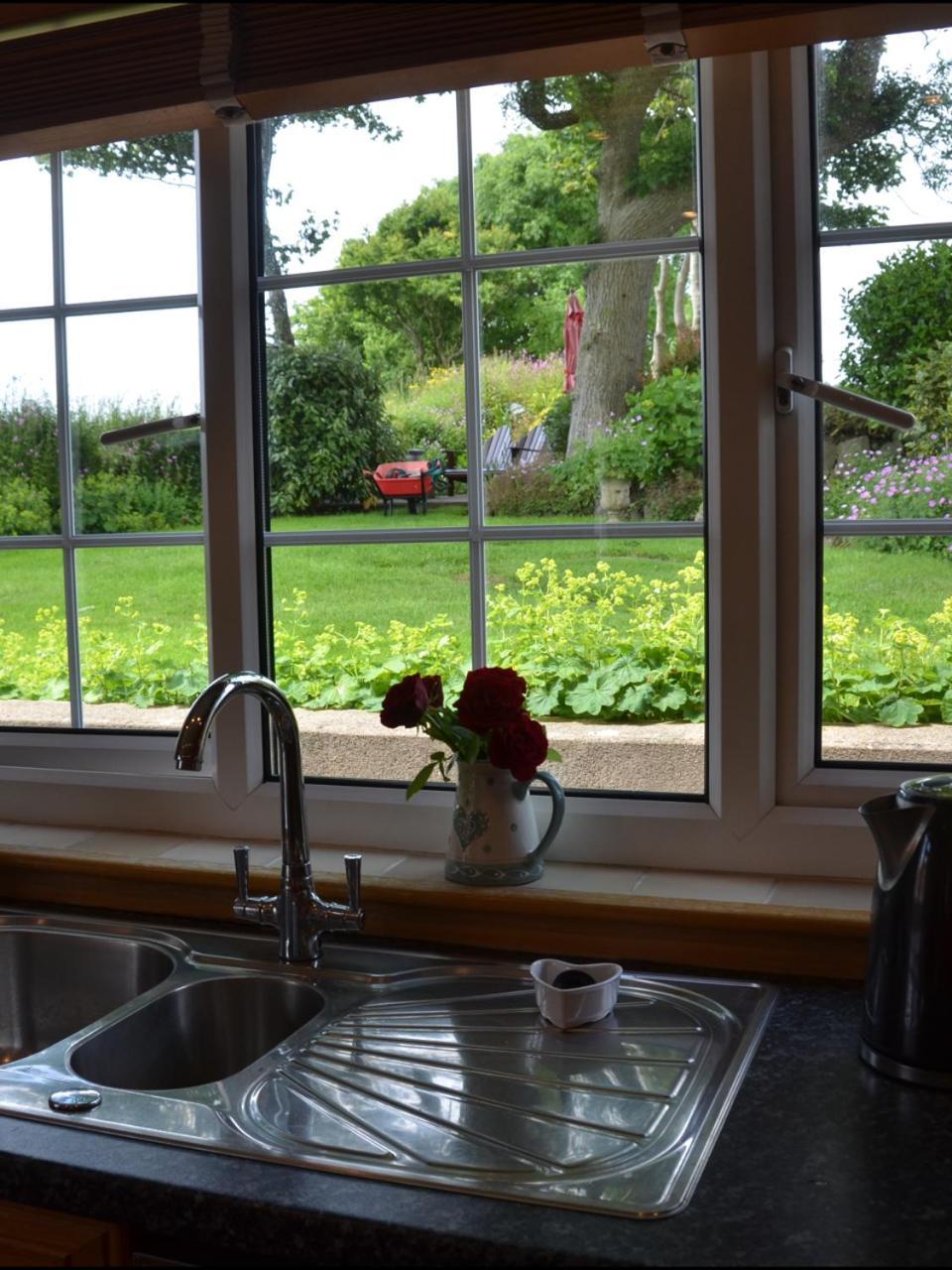 Snowdrop Cottage @ Ty-Llwyd Treffynnon Εξωτερικό φωτογραφία